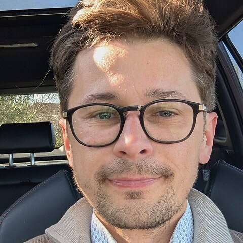 Ciprian Parfon — fondatorul Meritocrat.ro